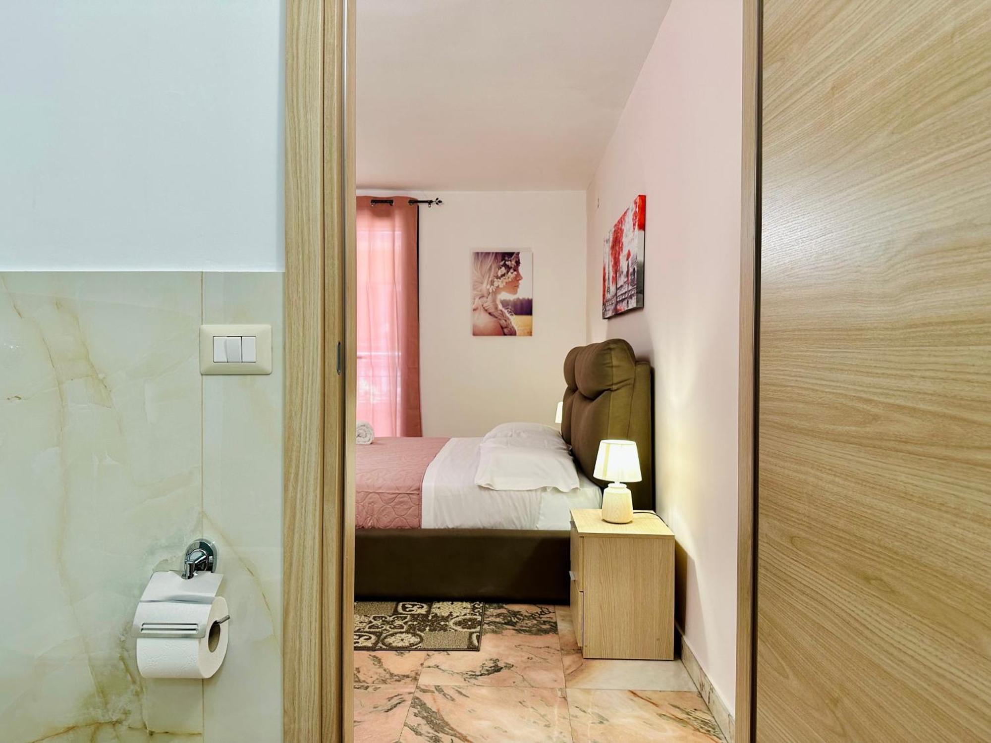 Unique Rooms In Centro Citta Bagno Privato E Climatizzatore Рагуза Екстериор снимка