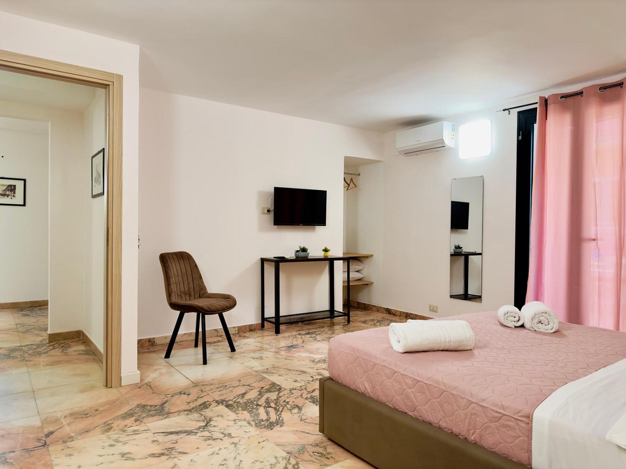 Unique Rooms In Centro Citta Bagno Privato E Climatizzatore Рагуза Екстериор снимка
