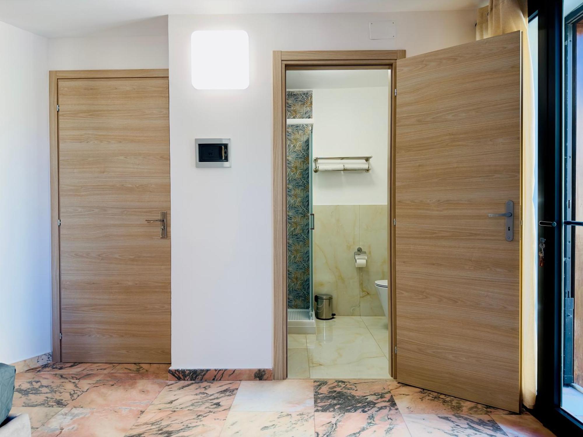 Unique Rooms In Centro Citta Bagno Privato E Climatizzatore Рагуза Екстериор снимка