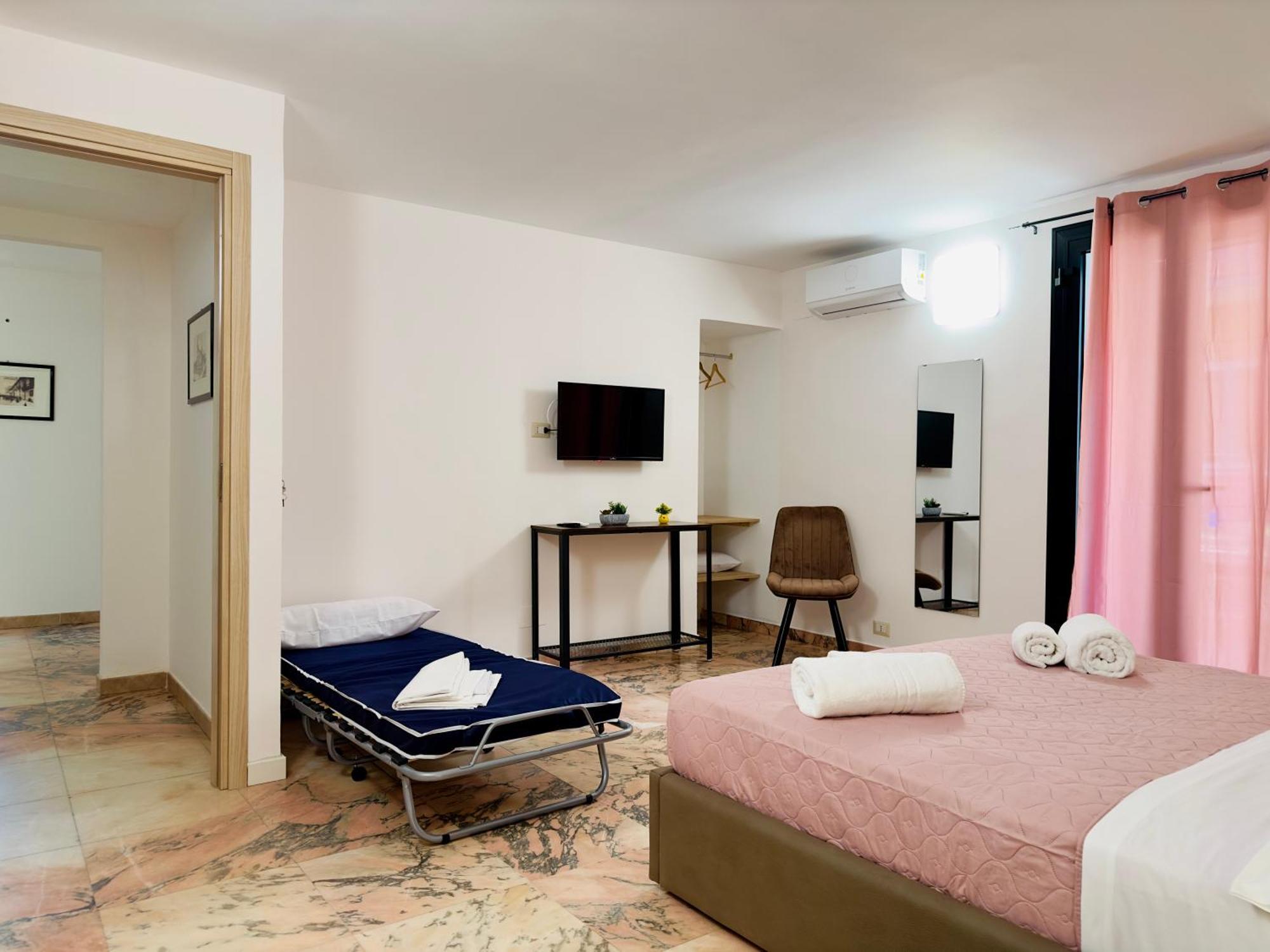 Unique Rooms In Centro Citta Bagno Privato E Climatizzatore Рагуза Екстериор снимка