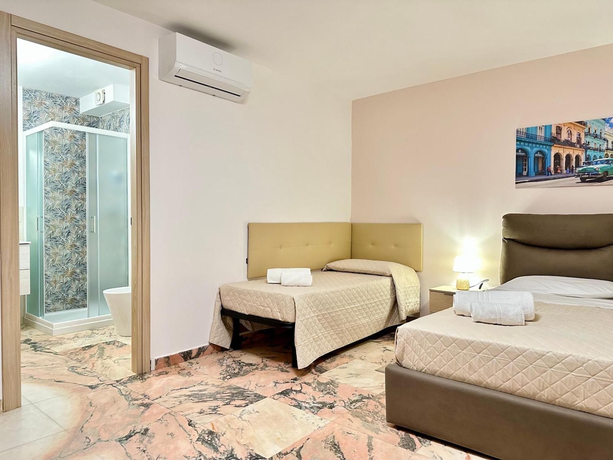 Unique Rooms In Centro Citta Bagno Privato E Climatizzatore Рагуза Екстериор снимка