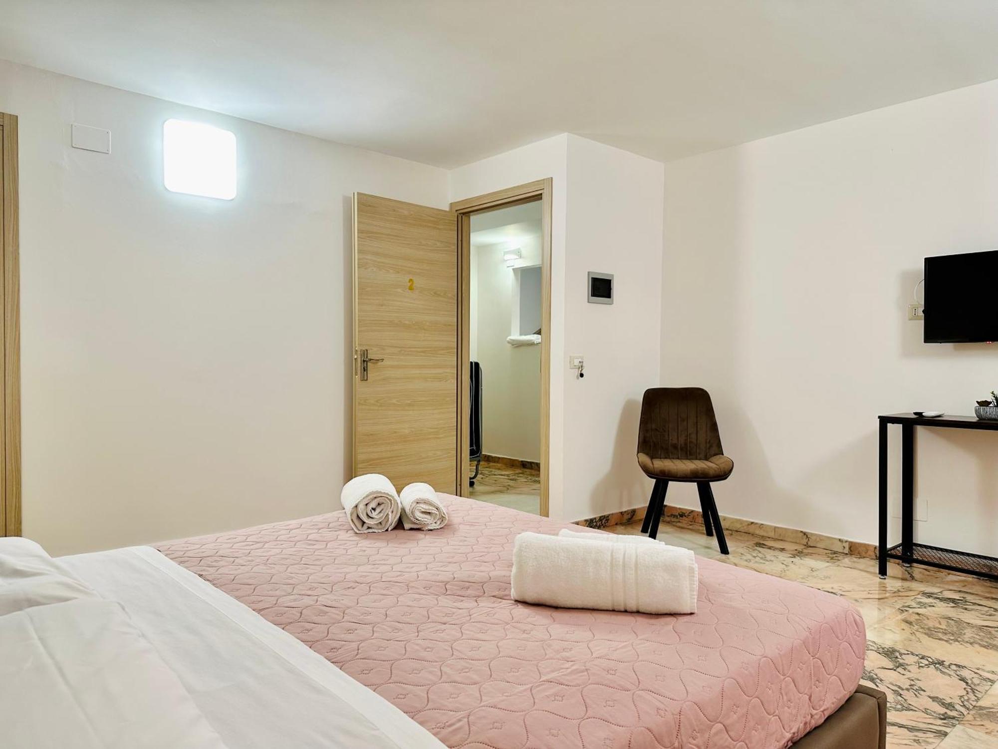 Unique Rooms In Centro Citta Bagno Privato E Climatizzatore Рагуза Екстериор снимка